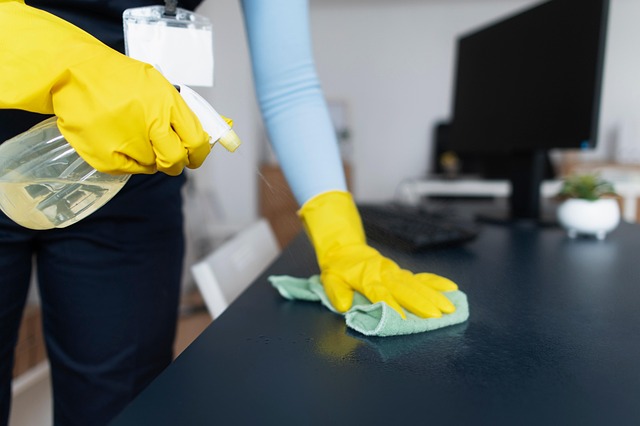 Büro- und Praxisreinigungen – Glanzheld Wettingen